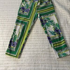 7th Avenue New York & Co. - Slim Leg Crop, Size 10- The Audrey - Green -